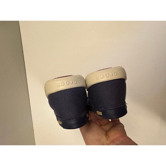 Crocs 'NWOT' Walu Canvas Loafer Women's Size 9.0 - Picture 7 of 12